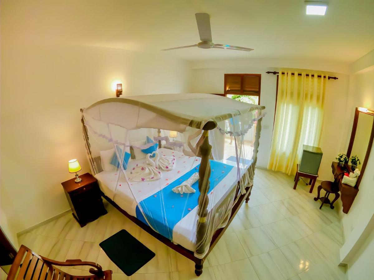 Villa De White Sambur Hikkaduwa Exterior photo